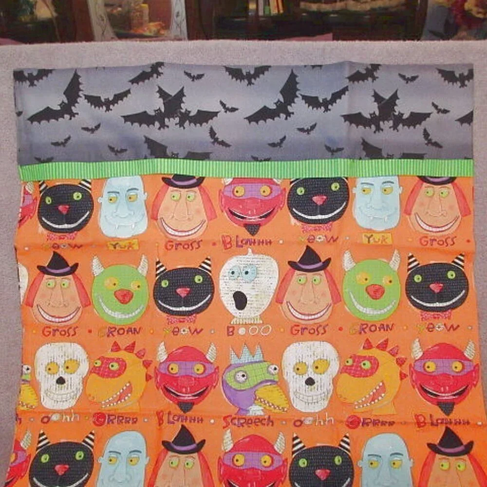 Vtg Halloween Pillowcase Cotton Queen 30 x 20 Trick Or Treat Cat Ghost Skull EUC